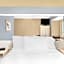 Microtel Inn & Suites By Wyndham Clear Lake