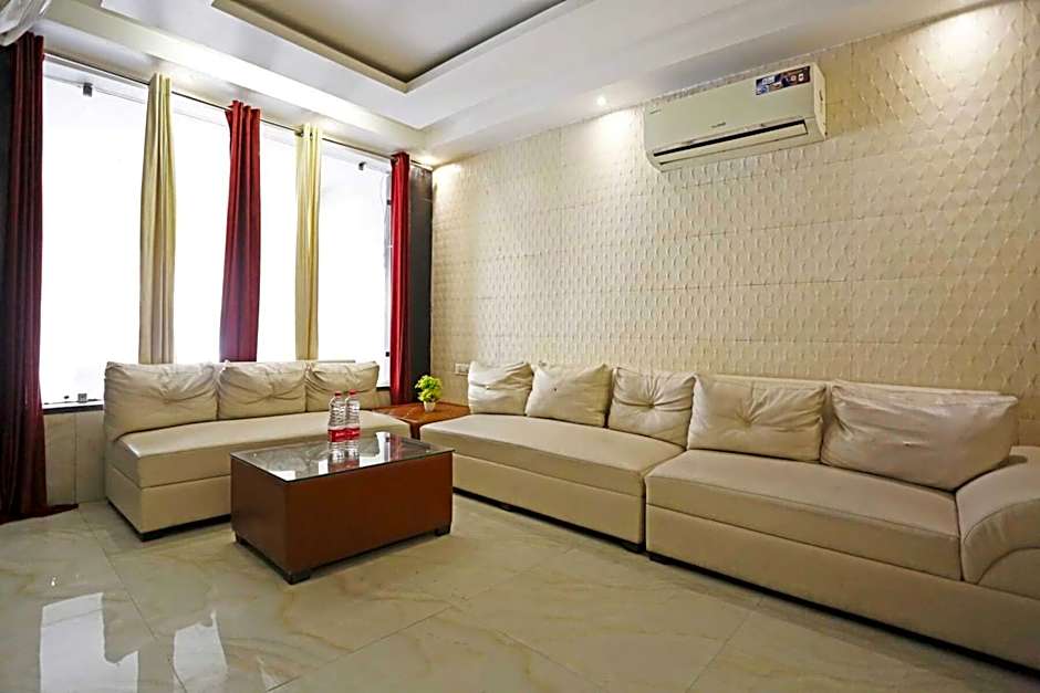 Hotel Iconic Suite - Near Delhi Airport