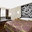 Super 8 by Wyndham Bloomfield