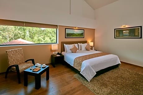 Signature Suite with Garden View