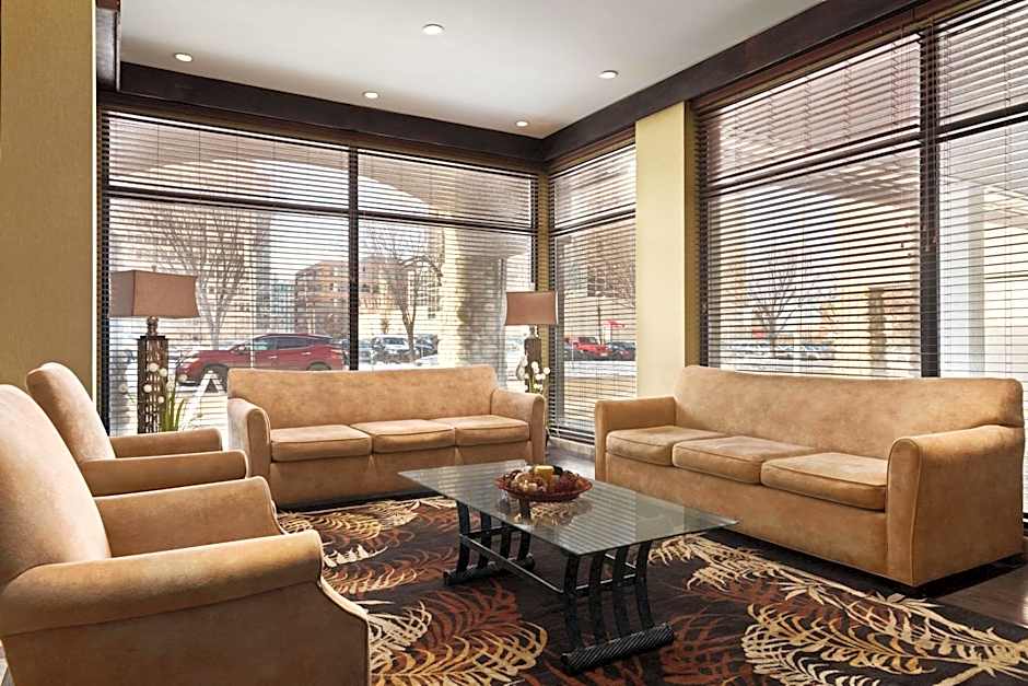 Days Inn by Wyndham Edmonton Downtown