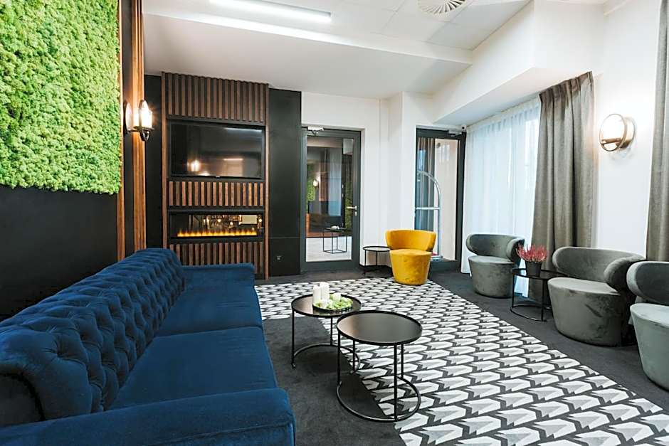 Garden Square Hotel