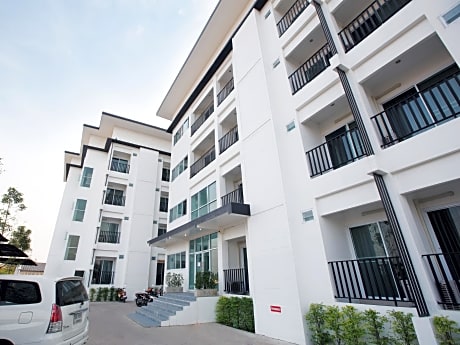 B2 Korat Boutique and Budget Hotel