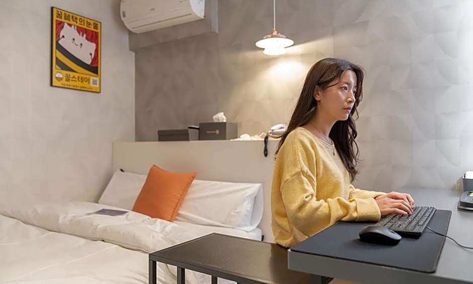 Uiwang Hotel Nine