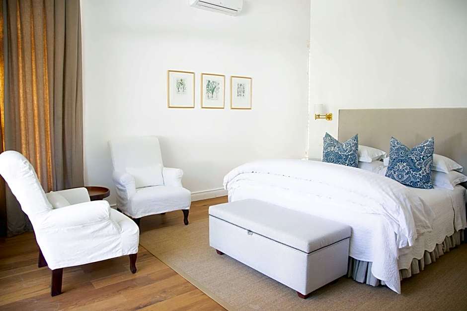 Lily Pond House at Le Lude