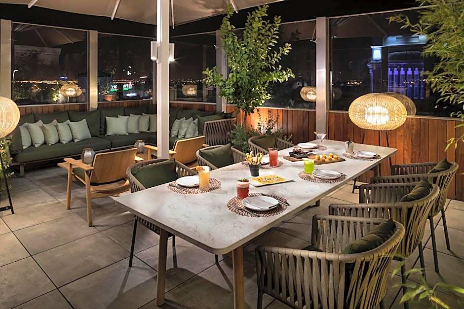 ME Madrid Reina Victoria