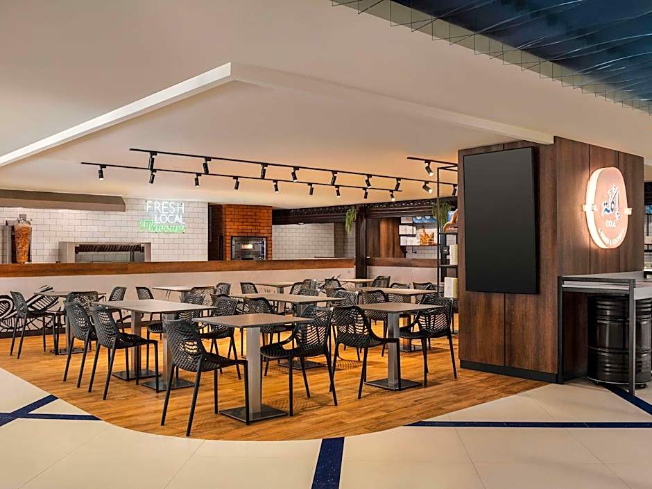 Anwar Al Madinah Movenpick Hotel