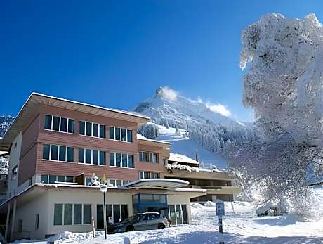Ferien- und Familienhotel Alpina Adelboden