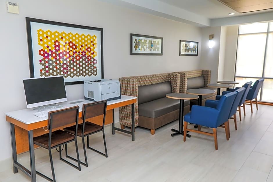Holiday Inn Express Hillsboro I-35, an IHG Hotel