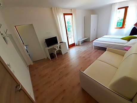 Deluxe Twin Room with Lake View