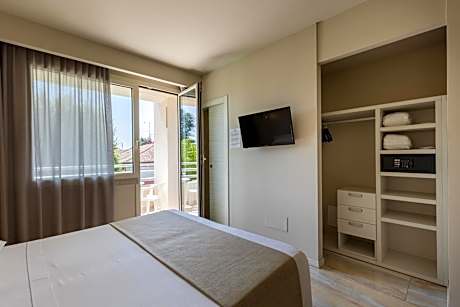 Junior Suite with Garden View