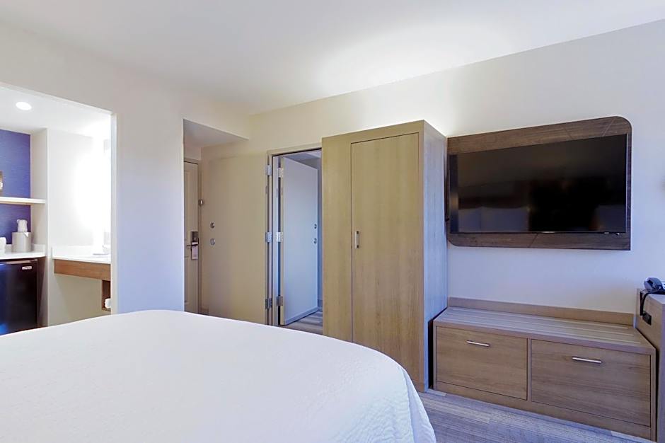 Holiday Inn Express & Suites Phoenix  Tempe By IHG