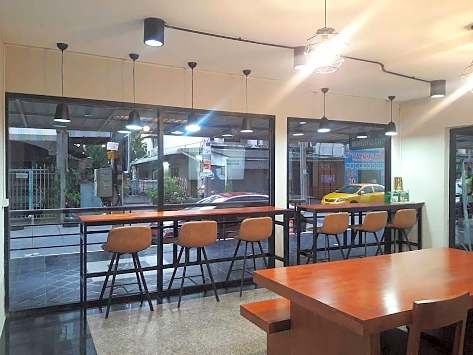 Baansuay Rattanathibet Apartment