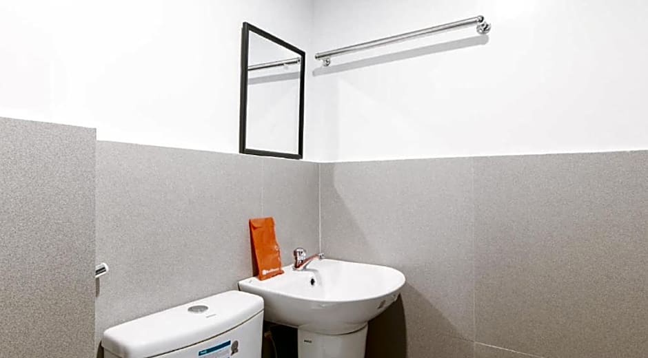 RedDoorz @ KBL Transient Inn San Fernando