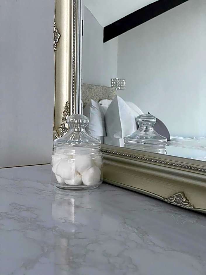 The Whittington & Cat