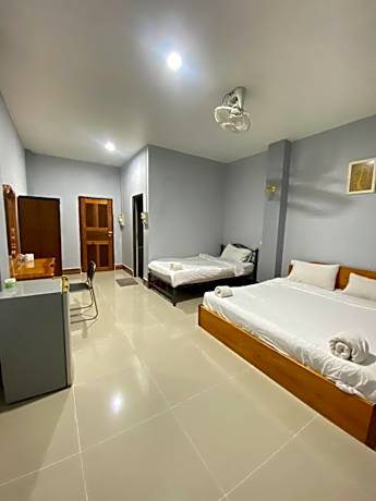 Family (1 Double Bed + 1 Single Bed)