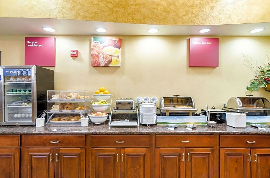  Comfort Suites Salina South