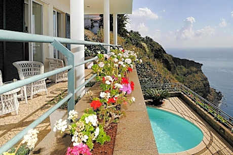 Villa in Madeira with Atlantic Ocean Views
