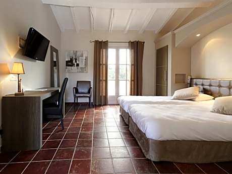 chambre Twin supérieure-Twin-Supérieure-Salle de bain privée séparée-Vue sur Jardin