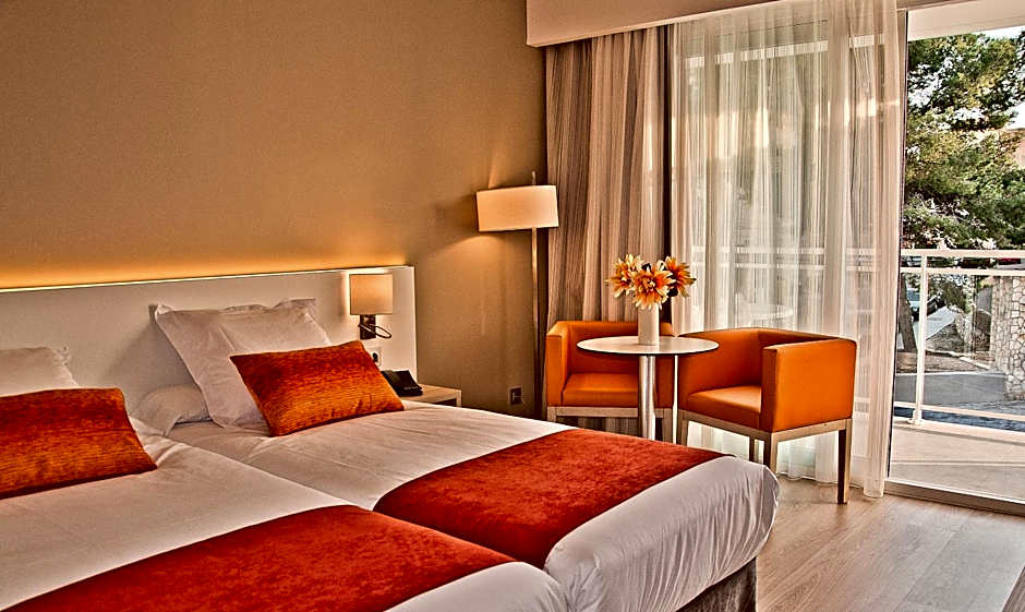 Photo 1 of 11 of 1 Double Bed or 2 Beds, Balcony