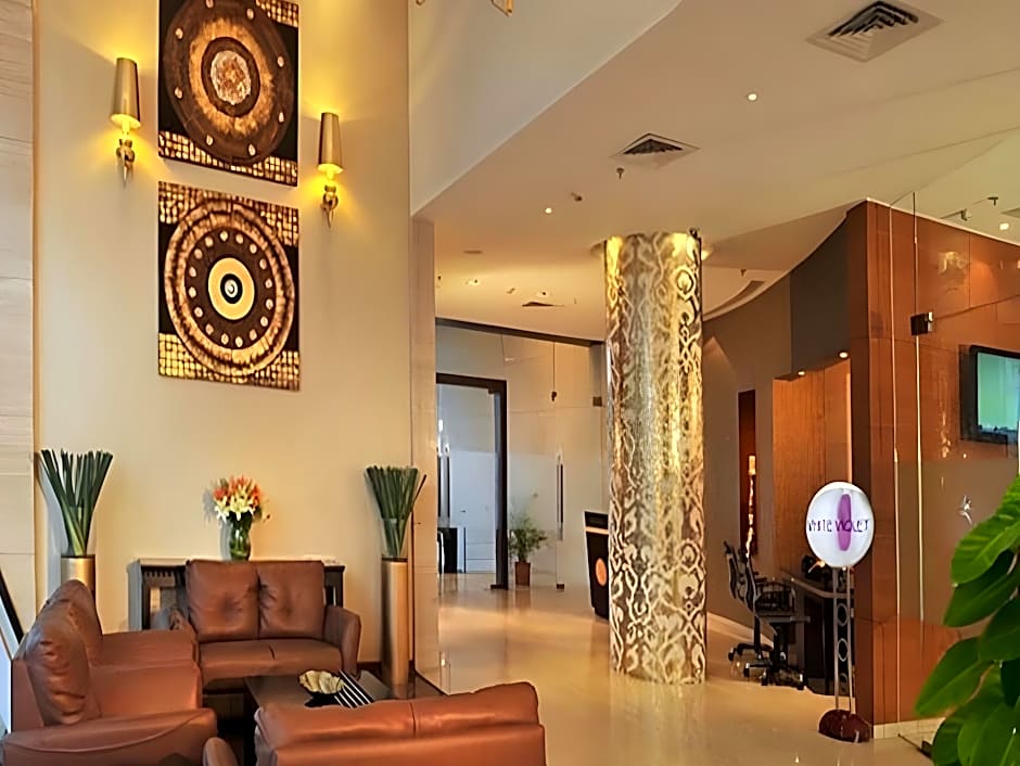 Majestic Court Sarovar Portico