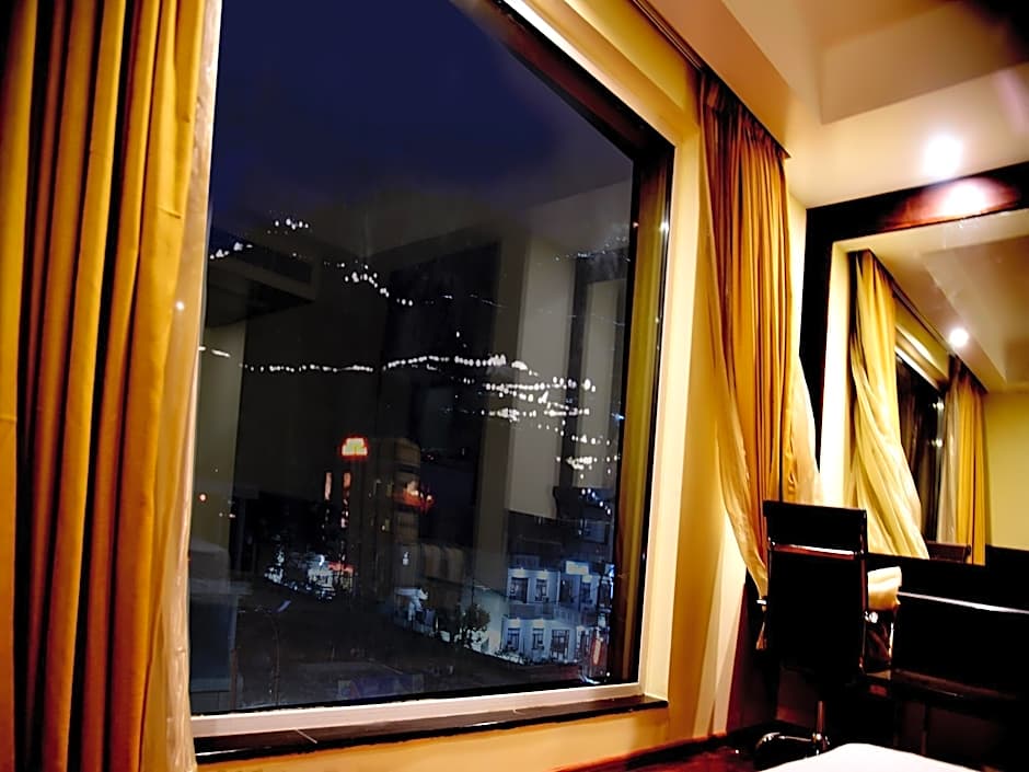 Clarks Inn Suites, Katra