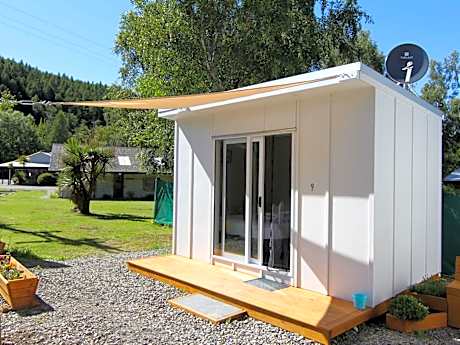 Standard Studio Cabin with Shared Bathroom and Kitchen