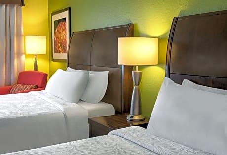 2 Queen Beds With Golf Course View