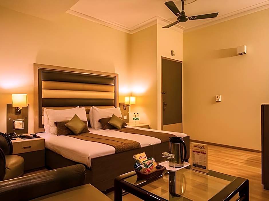 The Suncourt Hotel Yatri