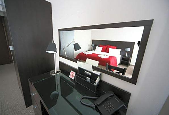 Comm Hotel Poznań Airport