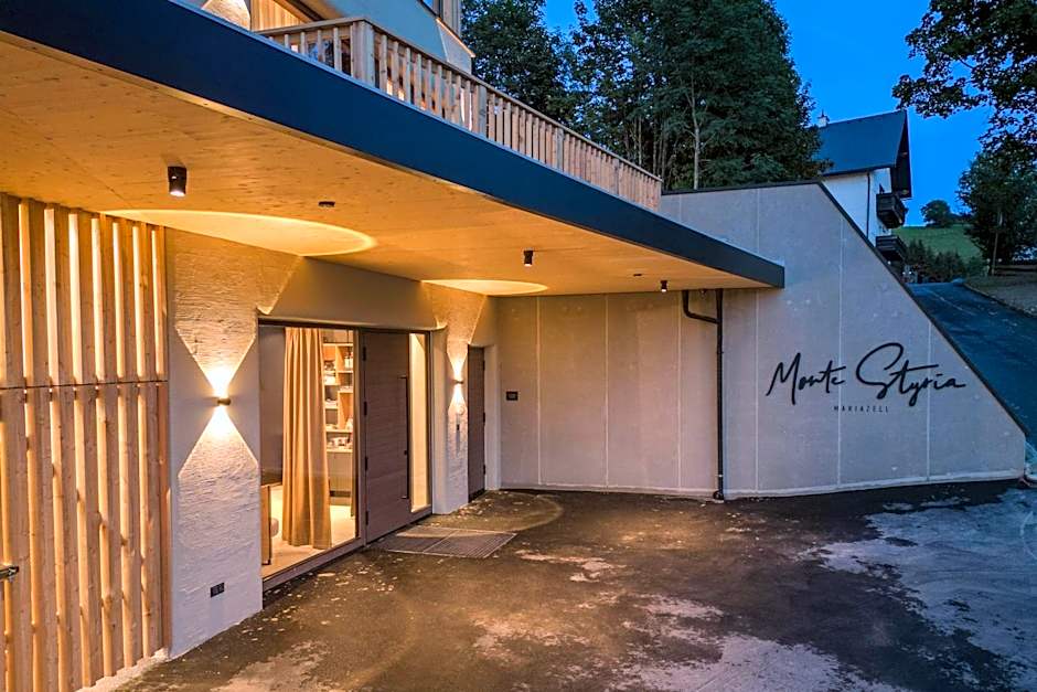 Hideaway Hotel Montestyria Chalets & Suiten