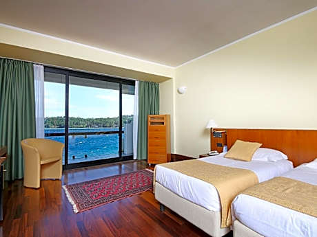 Prestige Double Room with Balcony and Lake View