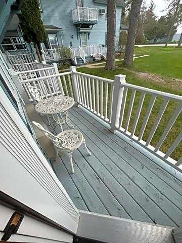 Harbor Light Inn
