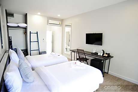 Premier Deluxe Twin Room