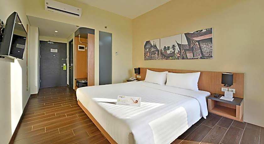 Whiz Prime Hotel Khatib Sulaiman Padang