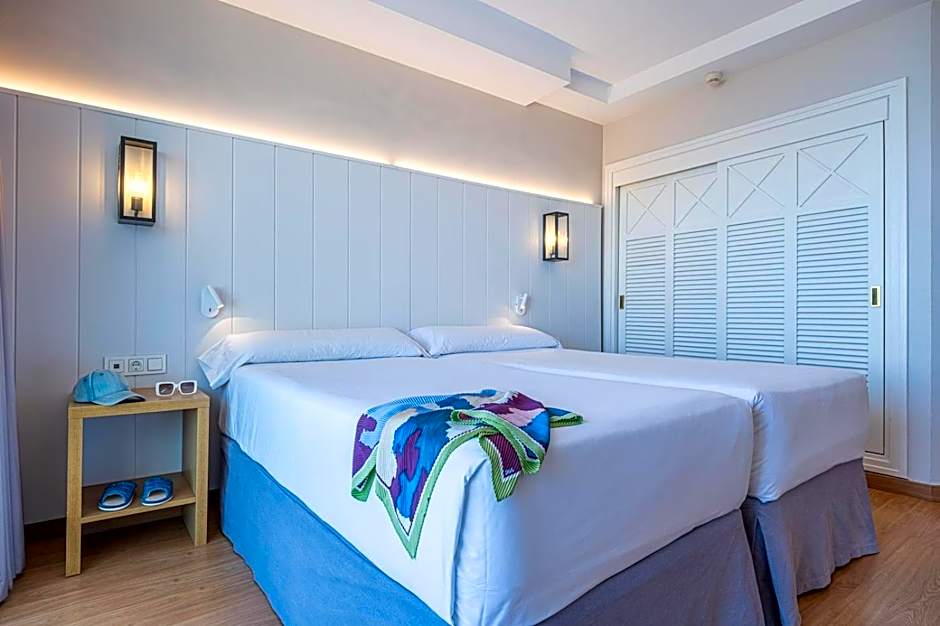 Photo 1 of 3 of 2 Beds, Sea View