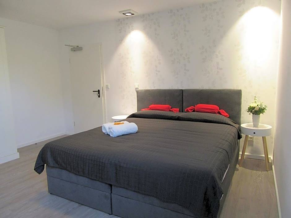 Foto 1 di 4 di 1 Double Bed or 2 Beds