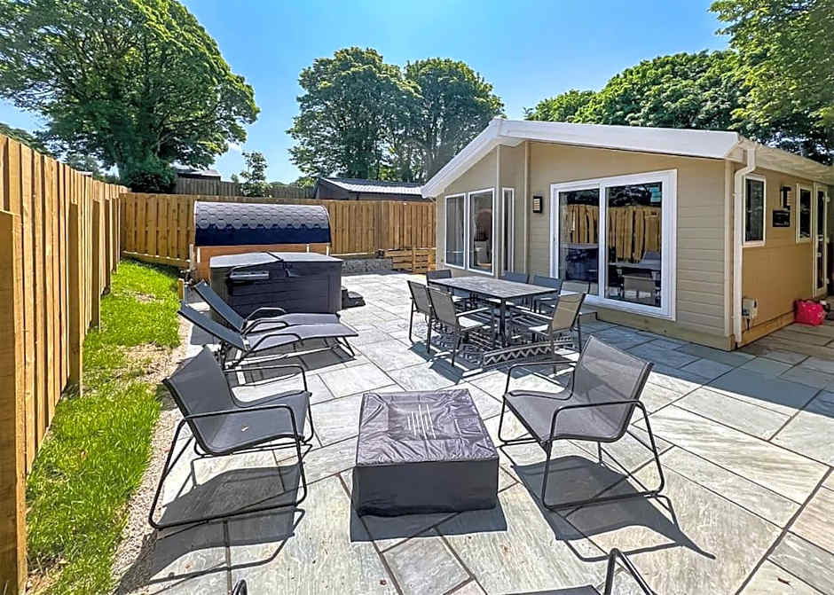 Hamlet Lodge Retreat At Calloose Holiday Park