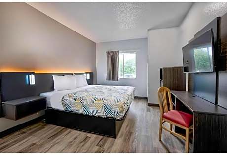 1 King Bed | Mobility Access RI Shwr Smk