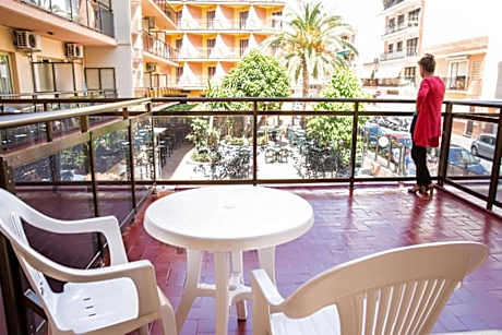 SINGLE ROOM WITH TERRACE