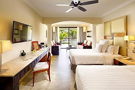 Junior Suite Ocean Front Premium Level