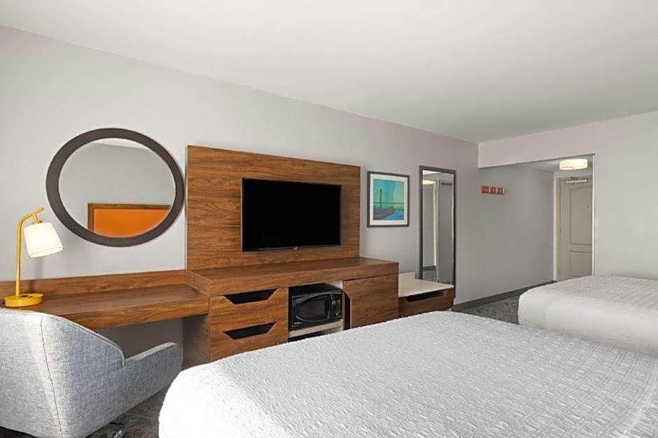 Hampton Inn By Hilton And Suites Savannah-Airport