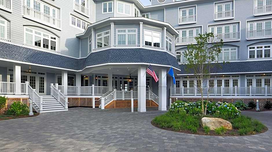 Madison Beach Hotel Curio Collection by Hilton