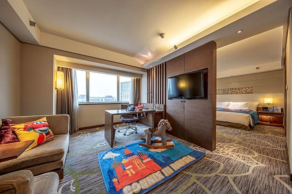 Photo 1 of 13 of Junior 1 King Bed Suite, City View