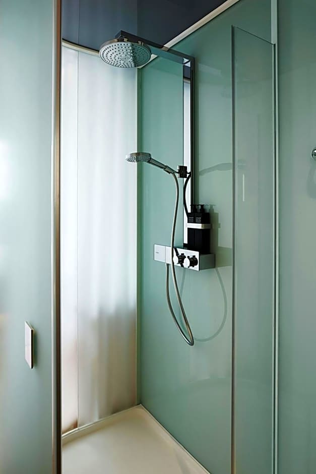 citizenM Los Angeles Downtown