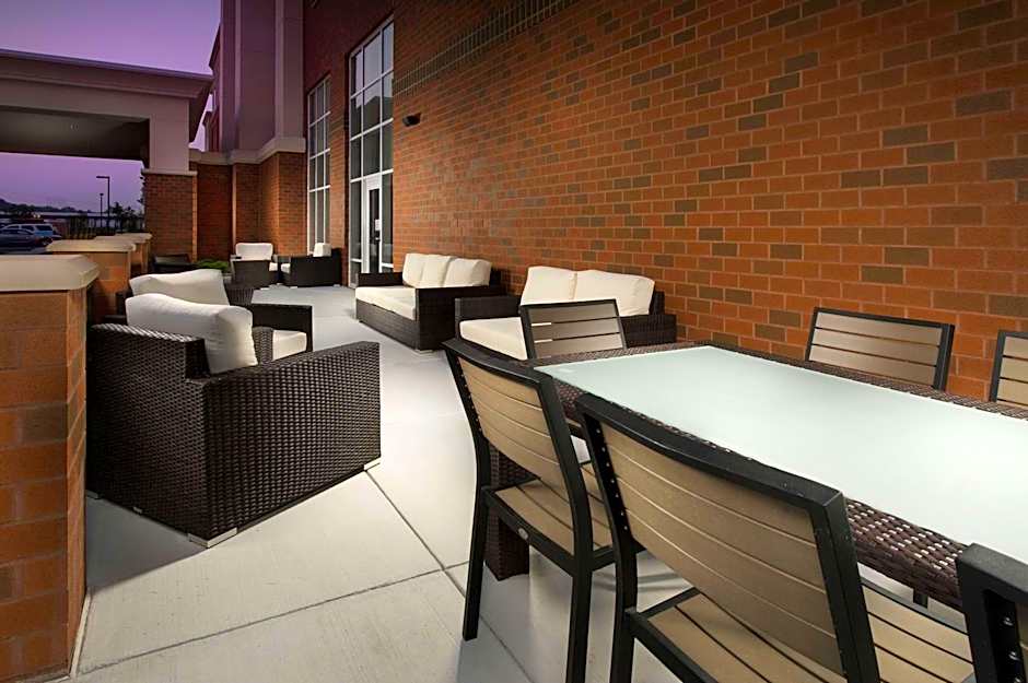Hampton Inn By Hilton & Suites Syracuse/Carrier Circle