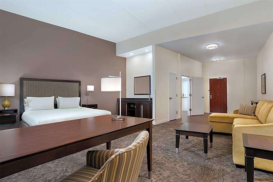 Hampton Inn & Suites Rockville Centre