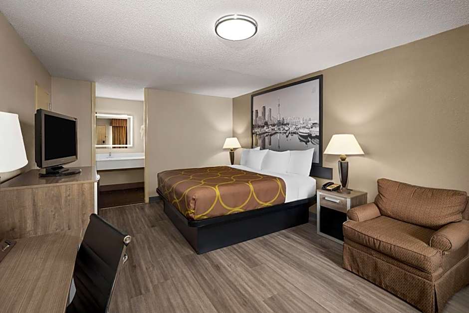 Super 8 by Wyndham Macon West