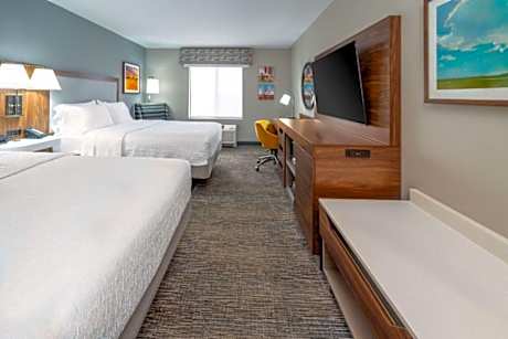 2 Queen Beds Shower/Tub Combo Nonsmoking