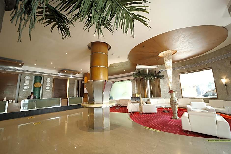 HOTEL PENINSULA GRAND